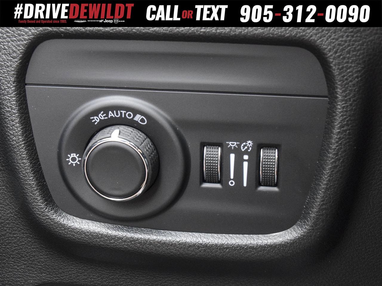 2025 Jeep Grand Cherokee ALTITUDE   DEALER DEMO   NEW CAR INCENTIVES Photo