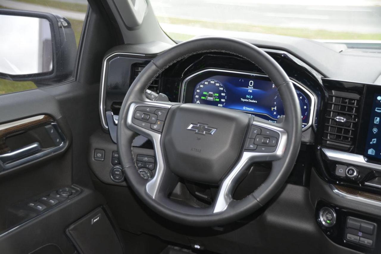 2023 Chevrolet Silverado 1500 RST Photo