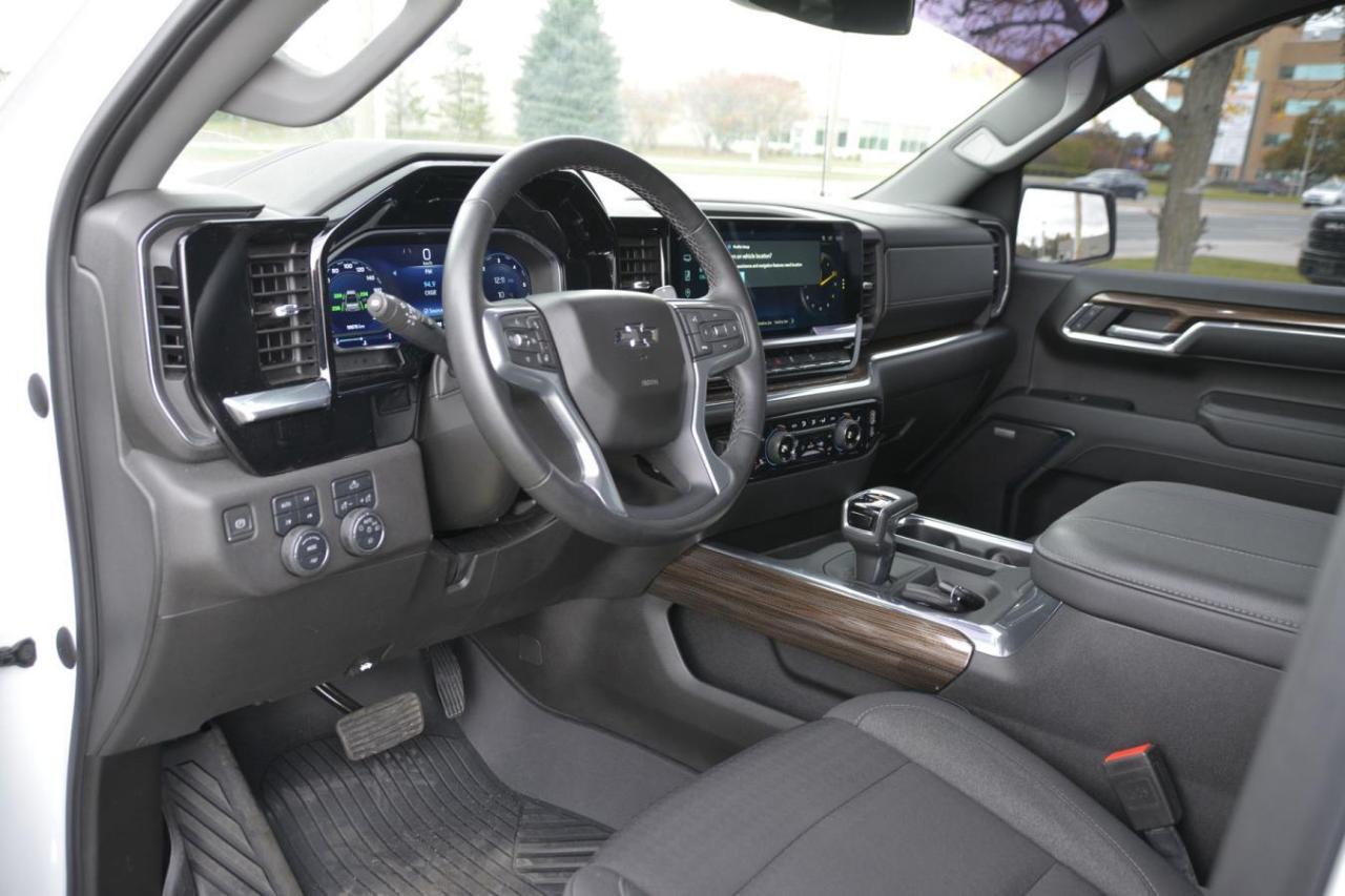 2023 Chevrolet Silverado 1500 RST Photo