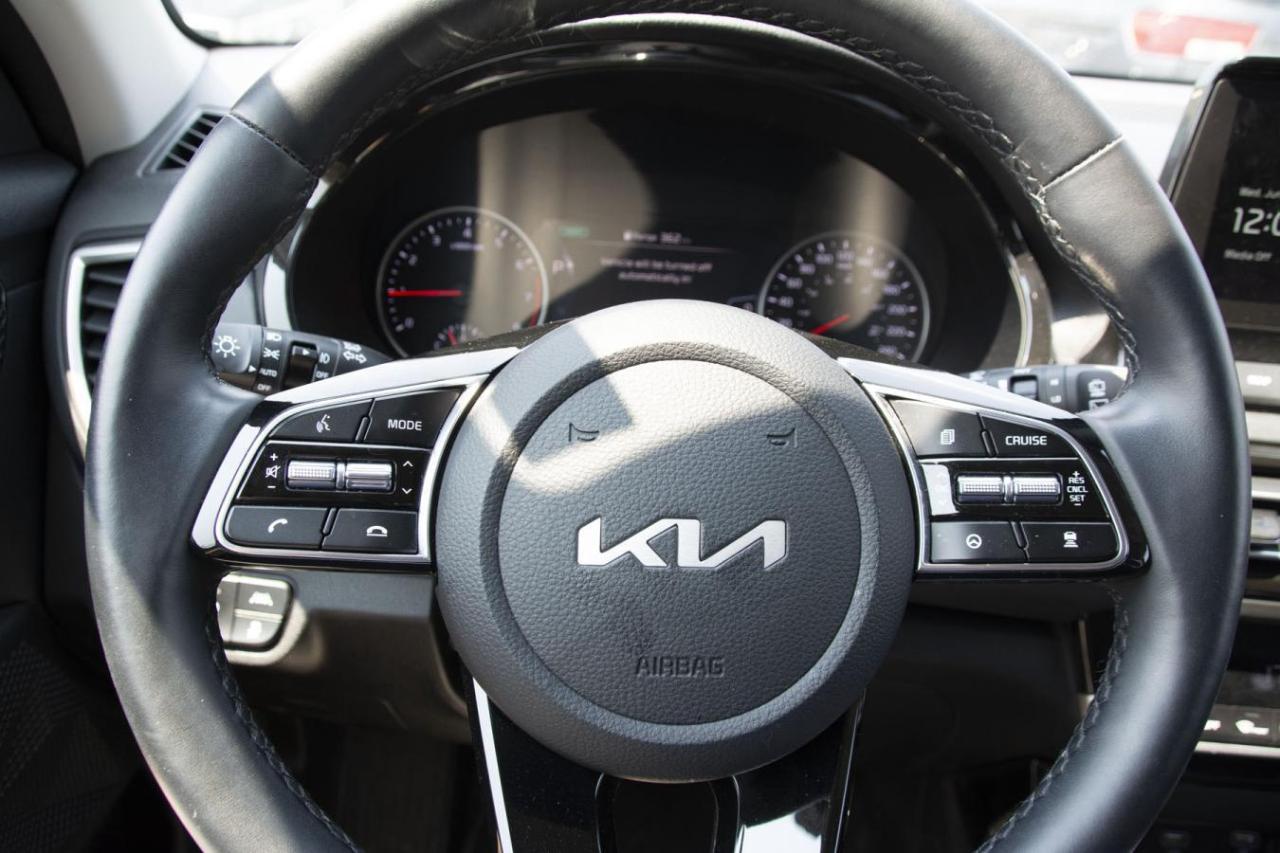 2023 Kia Seltos SELTOS EX Photo