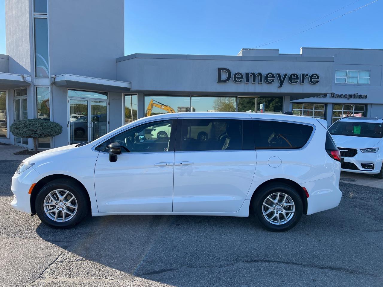 2025 Chrysler Grand Caravan SXT Photo