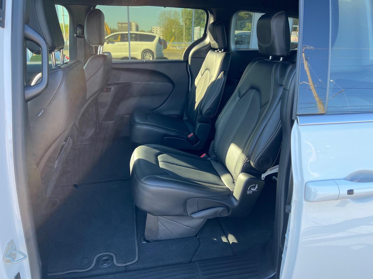 2025 Chrysler Grand Caravan SXT Photo