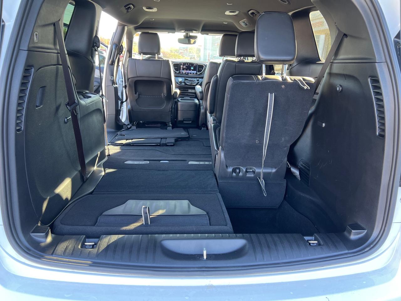 2025 Chrysler Grand Caravan SXT Photo