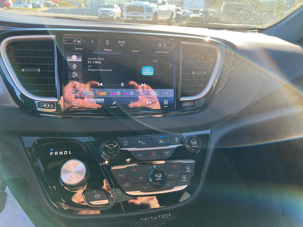 2025 Chrysler Grand Caravan SXT Photo