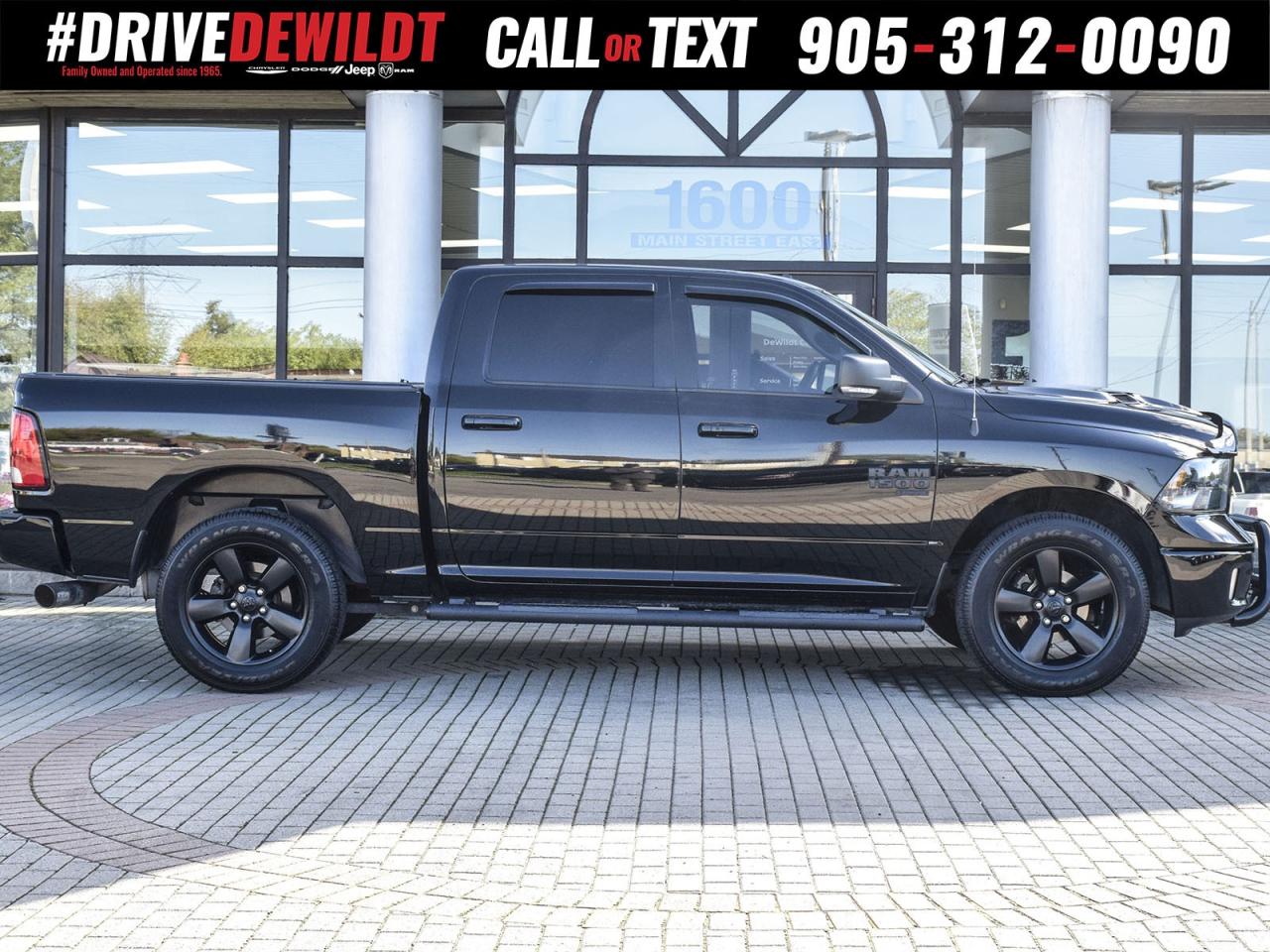 2022 RAM 1500 Classic SLT   LEATHER SEATS   HEATED SEATS + WHEEL Photo4