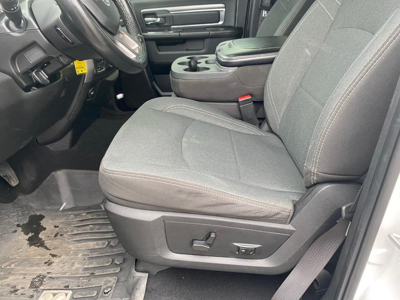 2023 RAM 1500 Classic Warlock 4x4 Crew Cab 5'7 Box Photo