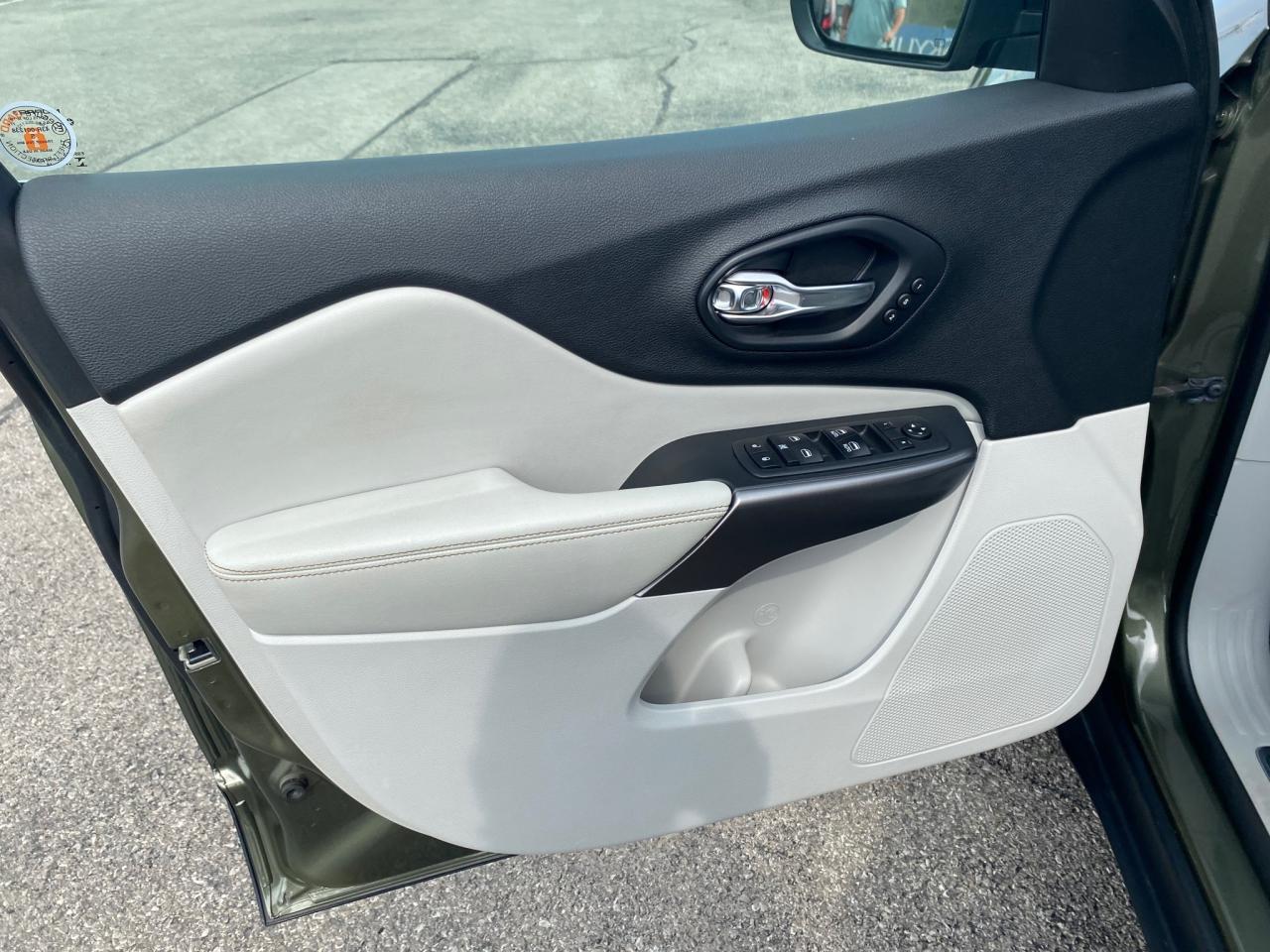 2019 Jeep Cherokee Limited Photo