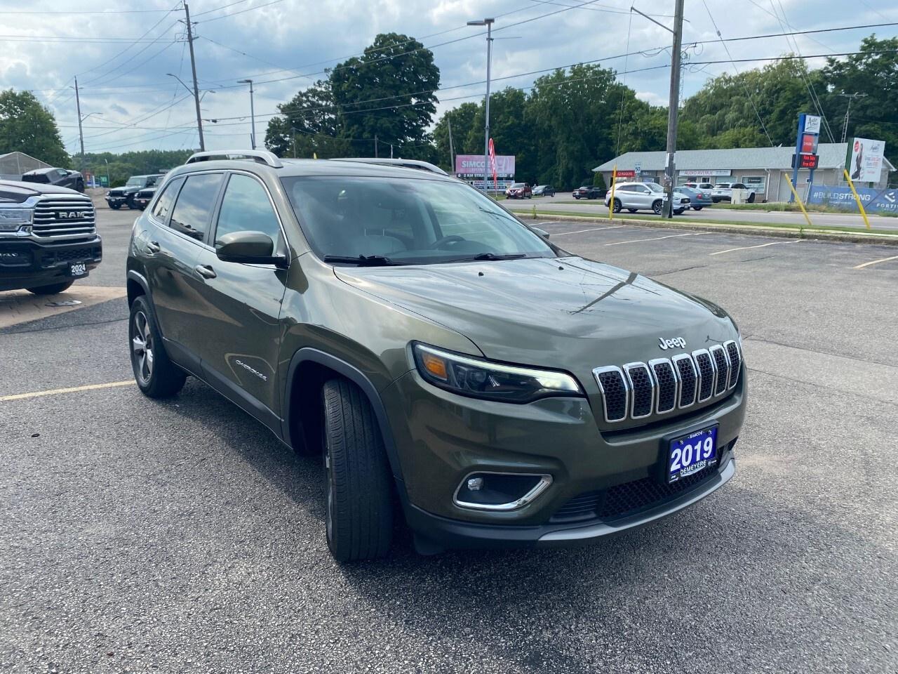 2019 Jeep Cherokee Limited 4X4 Photo