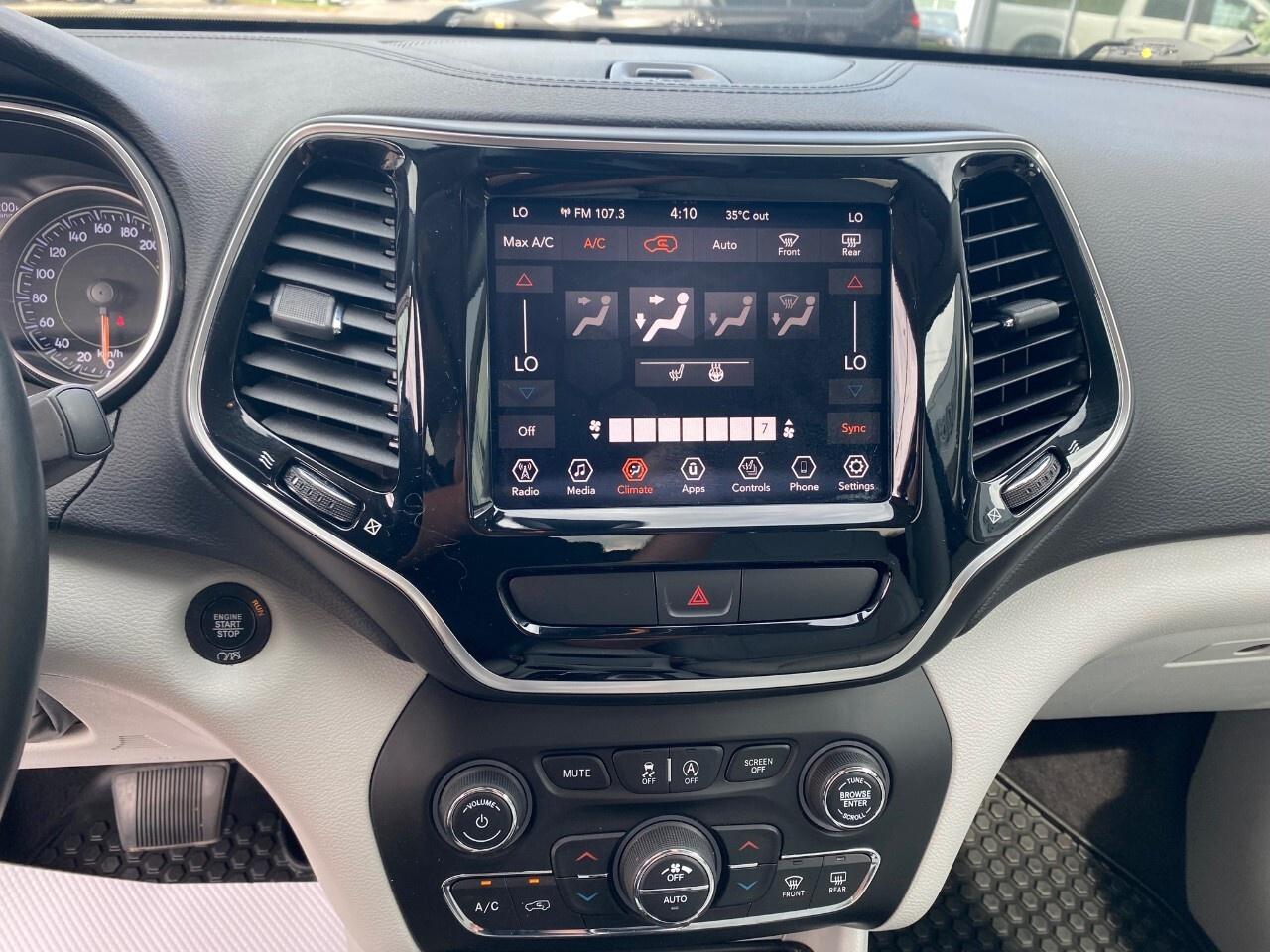 2019 Jeep Cherokee Limited 4X4 Photo