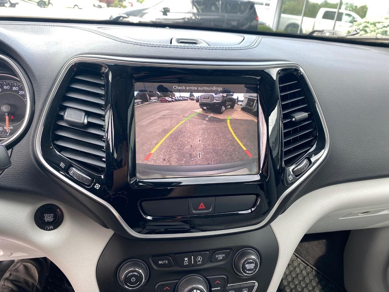 2019 Jeep Cherokee Limited 4X4 Photo