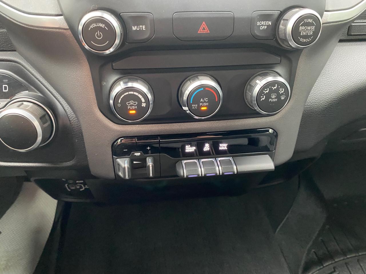 2022 RAM 3500 Big Horn Photo