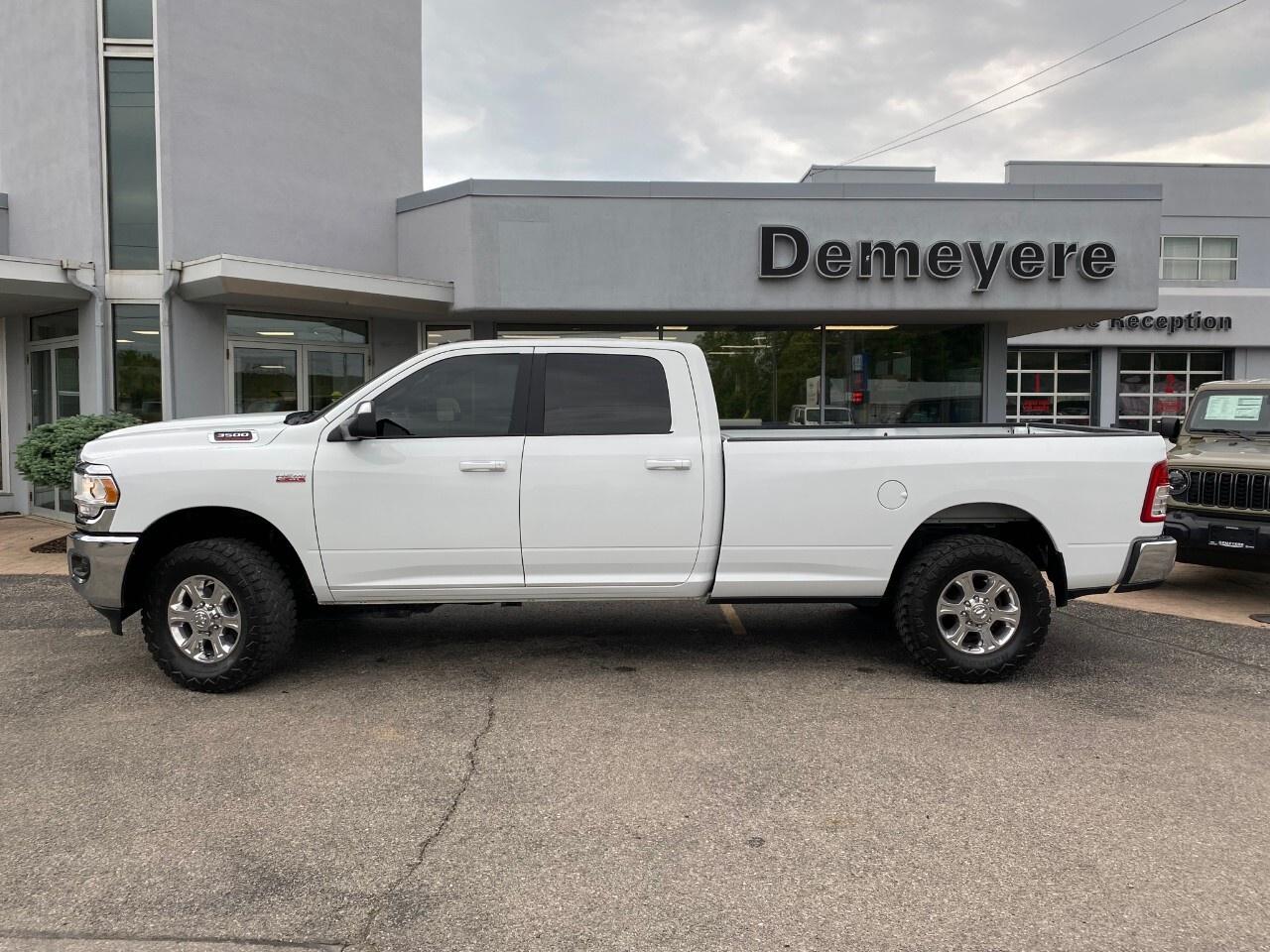 2022 RAM 3500 Big Horn 4x4 Crew Cab 8' Box Photo