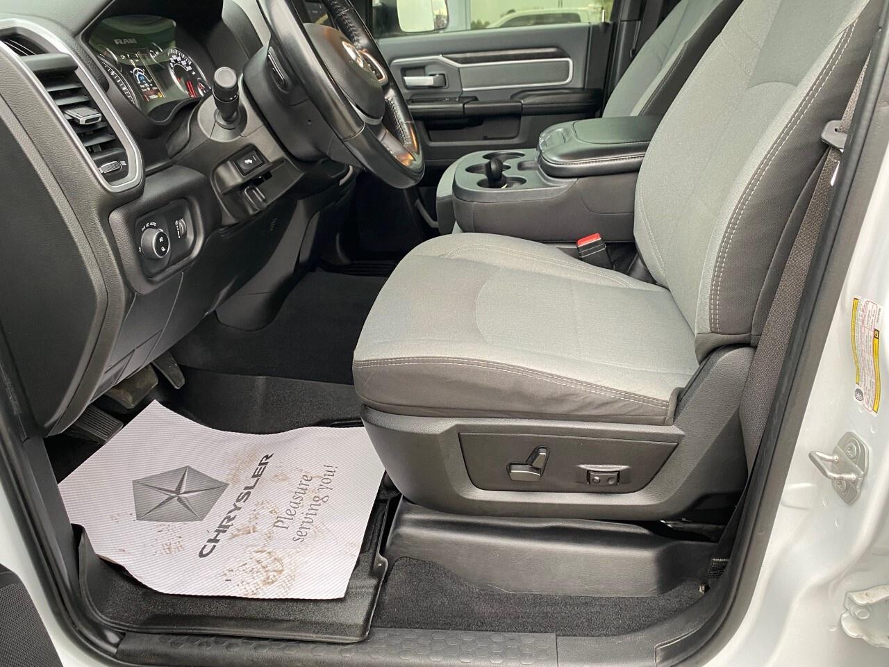 2022 RAM 3500 Big Horn 4x4 Crew Cab 8' Box Photo