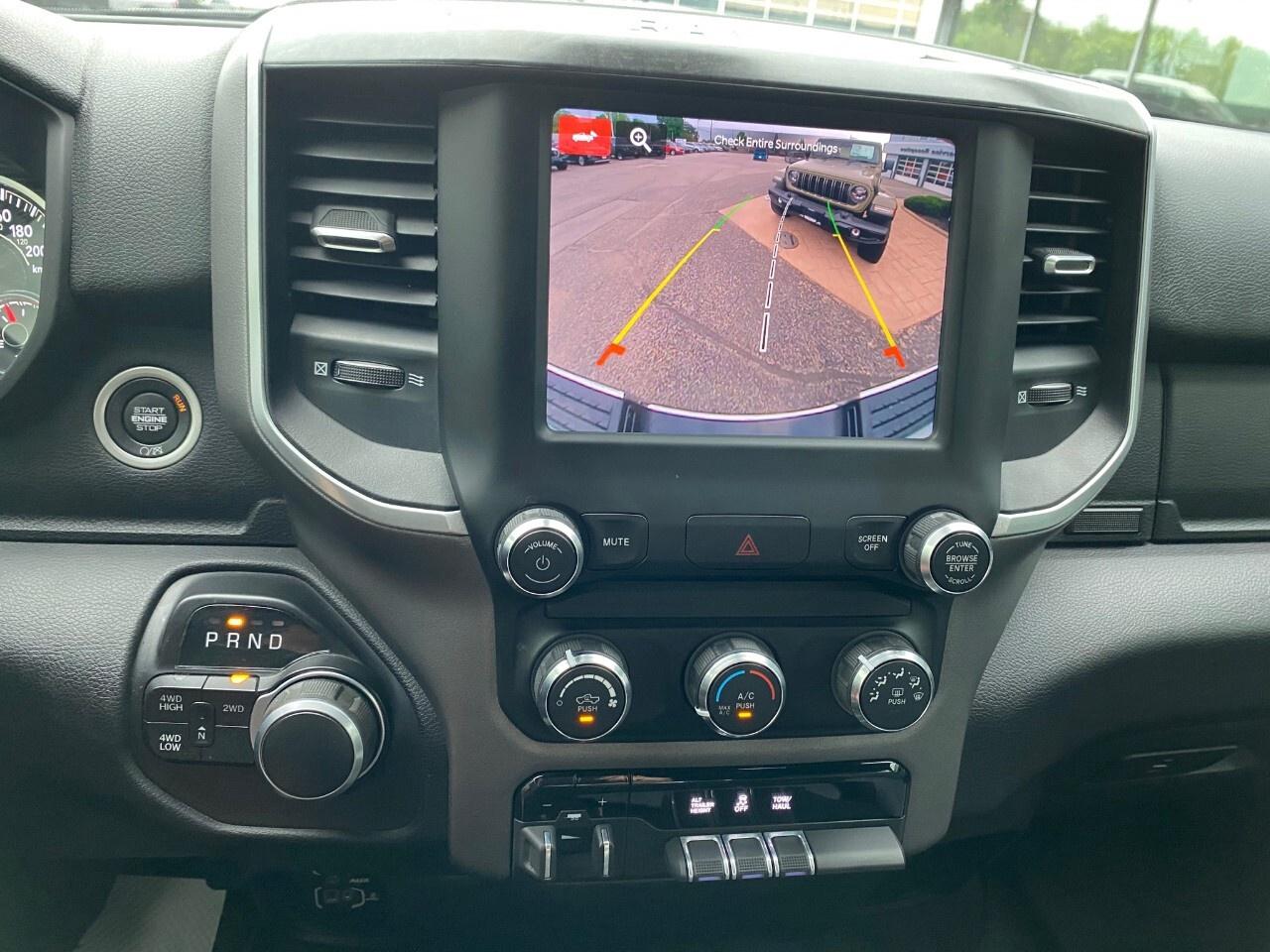 2022 RAM 3500 Big Horn 4x4 Crew Cab 8' Box Photo