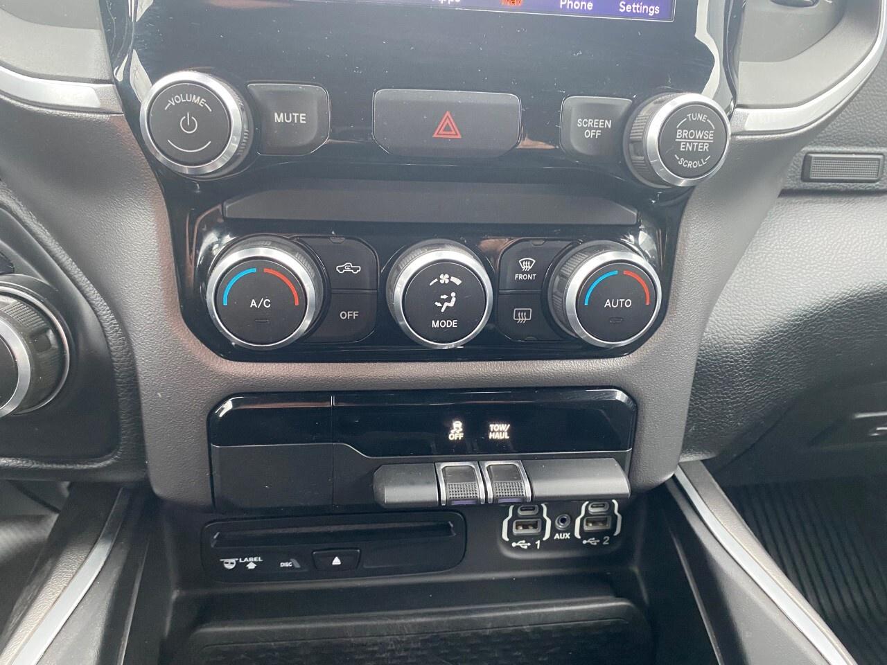 2019 RAM 1500 Big Horn 4x4 Crew Cab 5'7 Box Photo