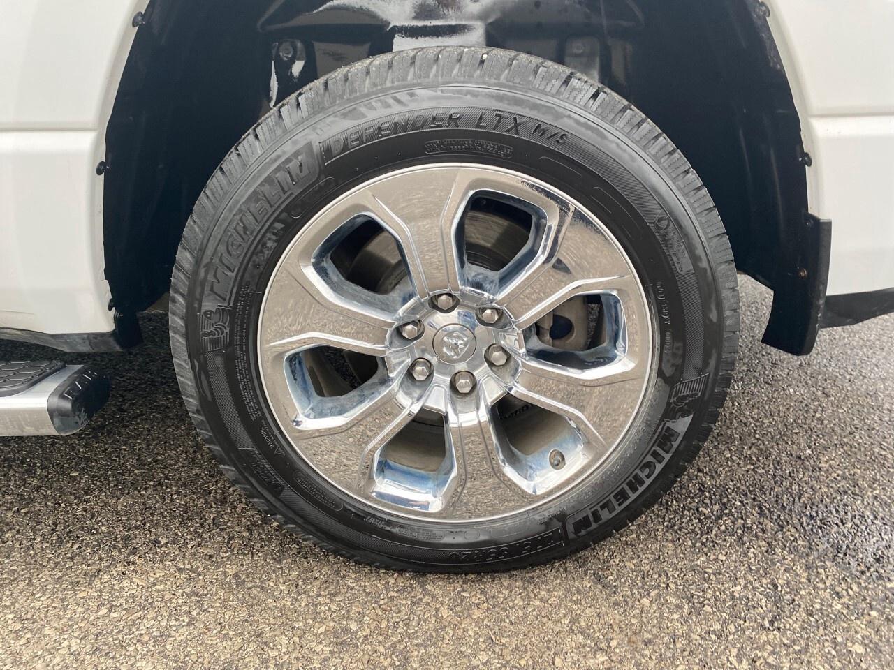 2019 RAM 1500 Big Horn 4x4 Crew Cab 5'7 Box Photo