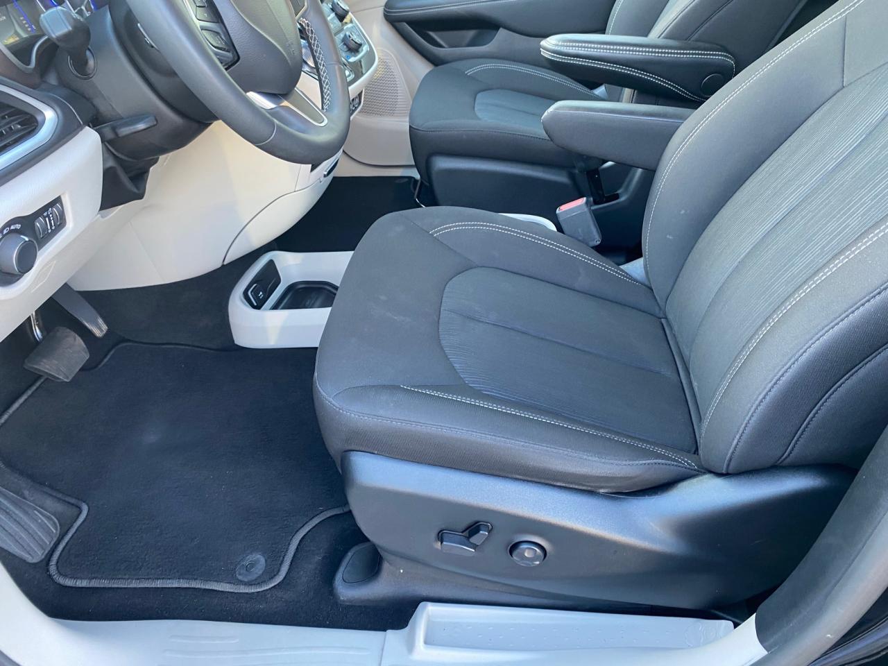 2024 Chrysler Grand Caravan SXT Photo