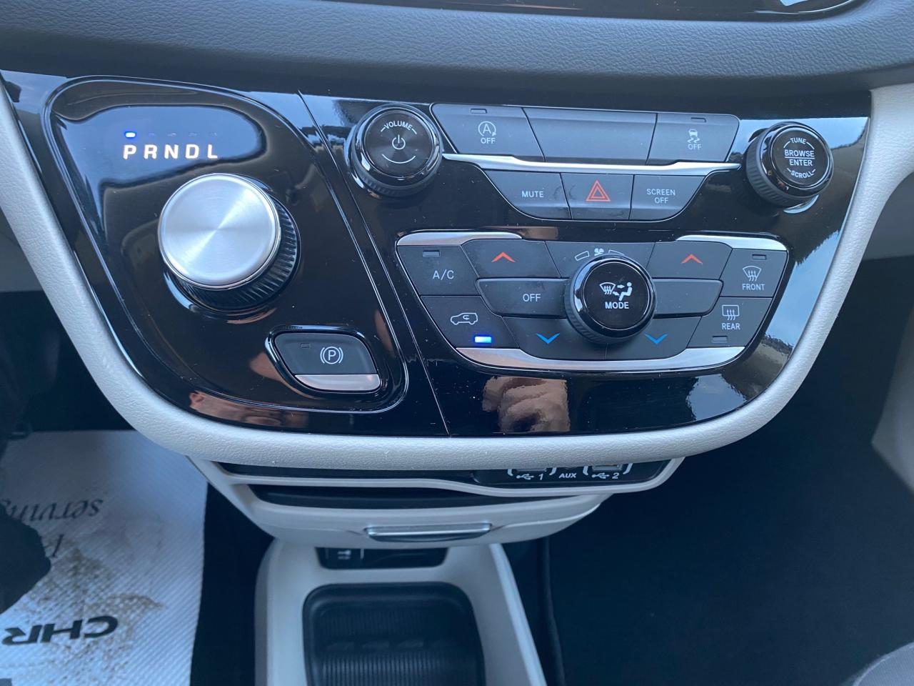 2024 Chrysler Grand Caravan SXT Photo