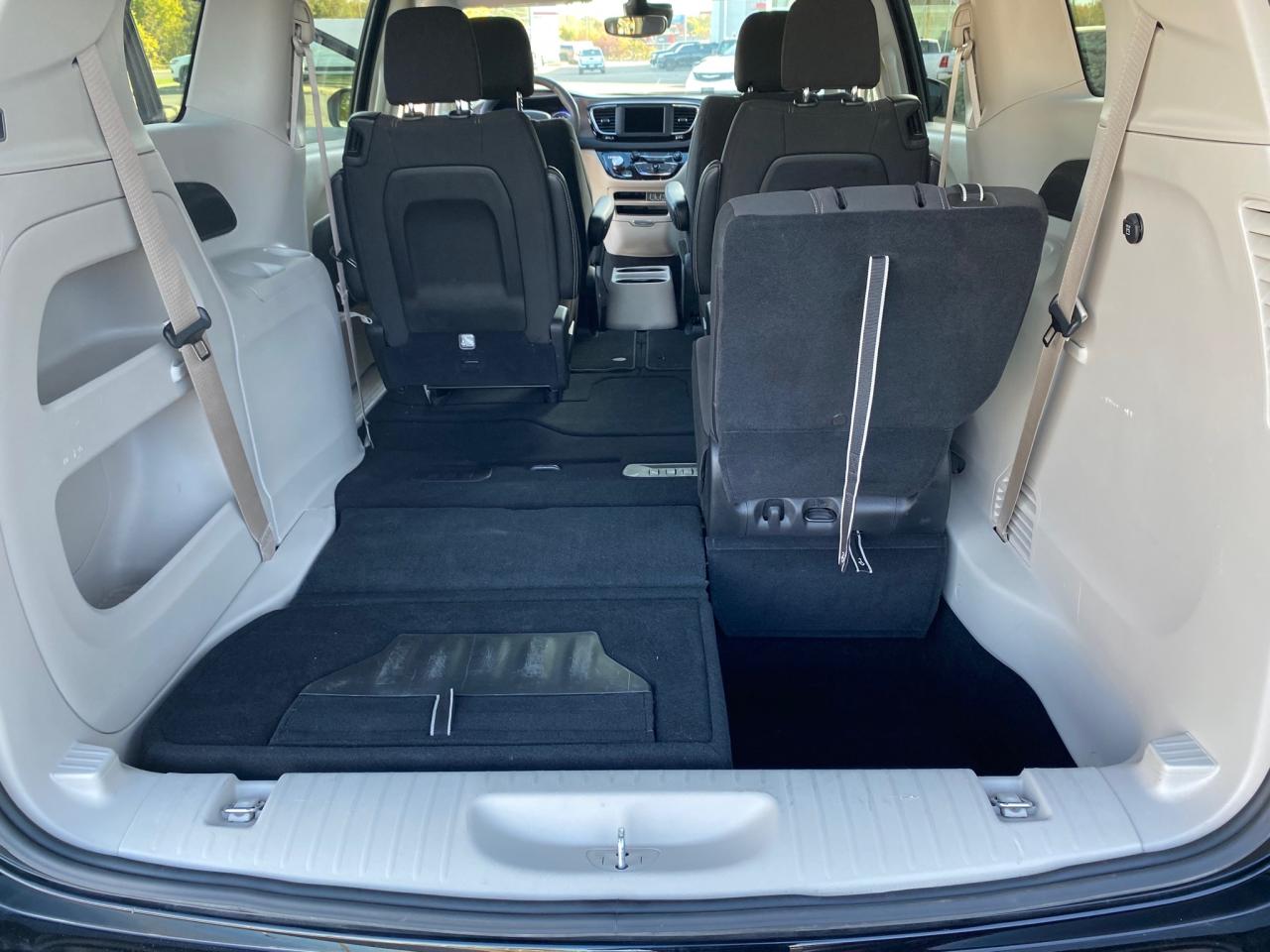 2024 Chrysler Grand Caravan SXT Photo