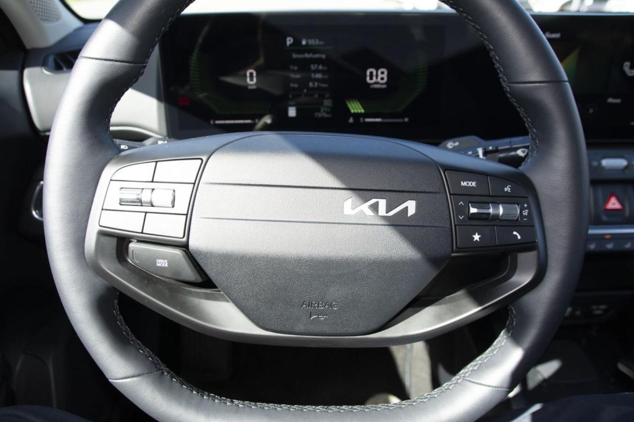 2025 Kia K4 EX Photo