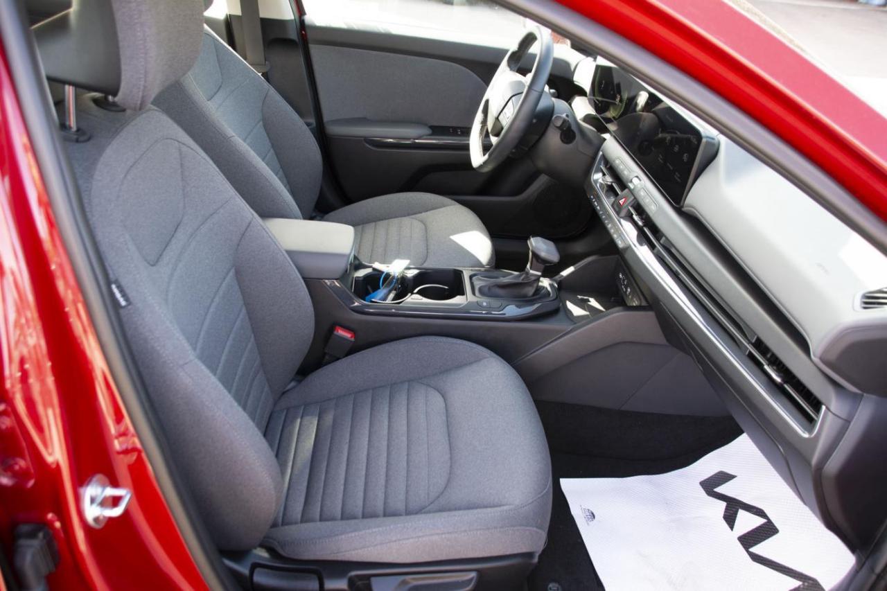 2025 Kia K4 EX Photo