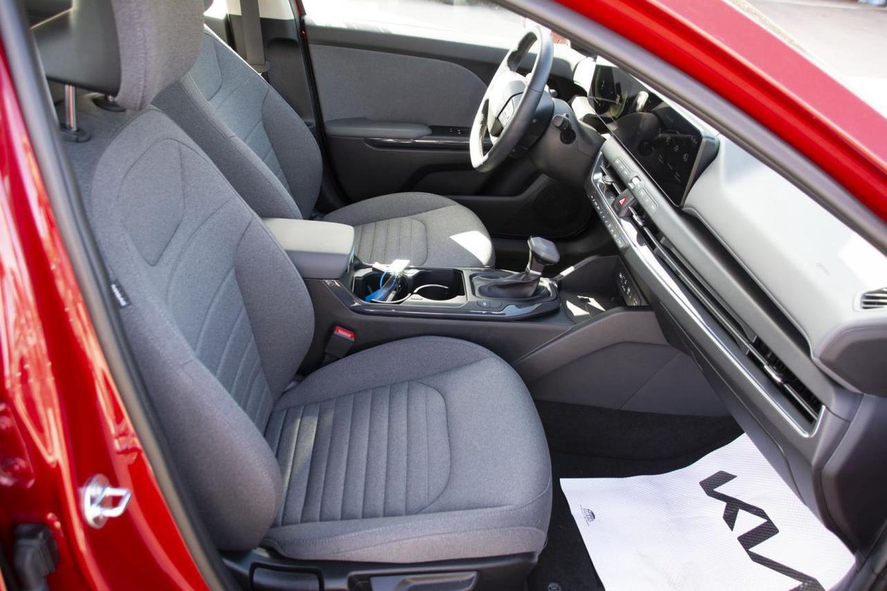 2025 Kia K4 EX Photo