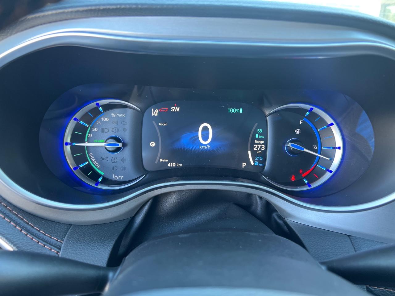 2024 Chrysler Pacifica Hybrid Pinnacle Photo