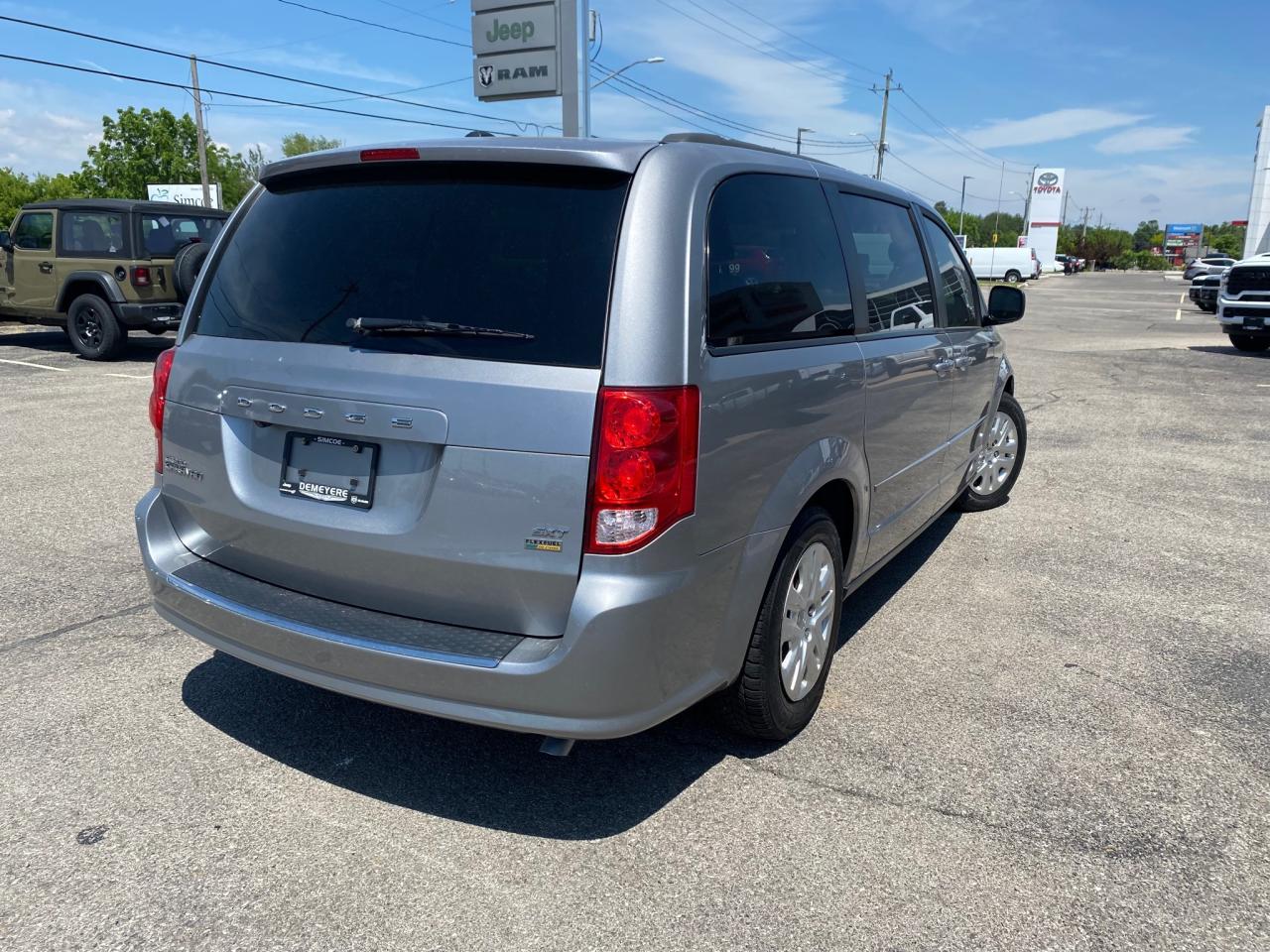 2017 Dodge Grand Caravan CVP/SXT Photo