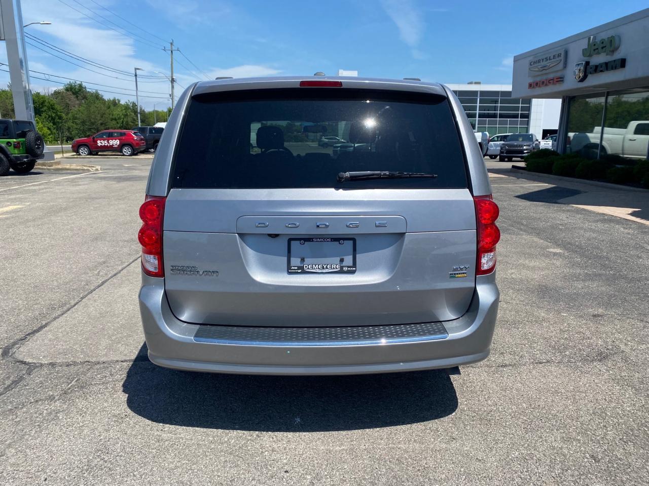 2017 Dodge Grand Caravan CVP/SXT Photo3