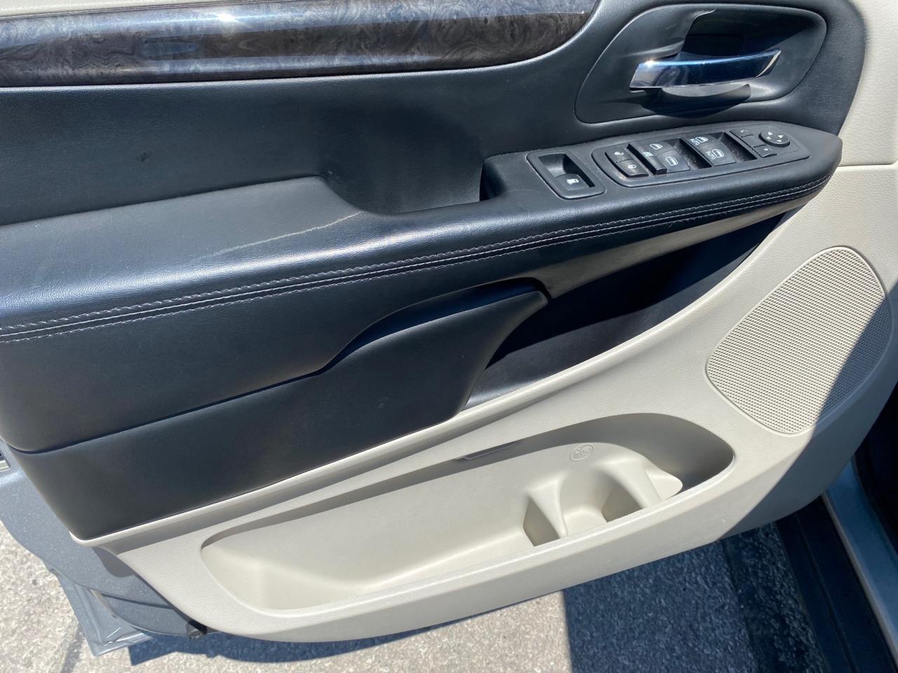 2017 Dodge Grand Caravan CVP/SXT Photo