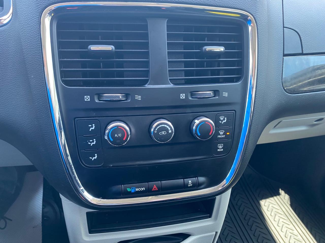 2017 Dodge Grand Caravan CVP/SXT Photo