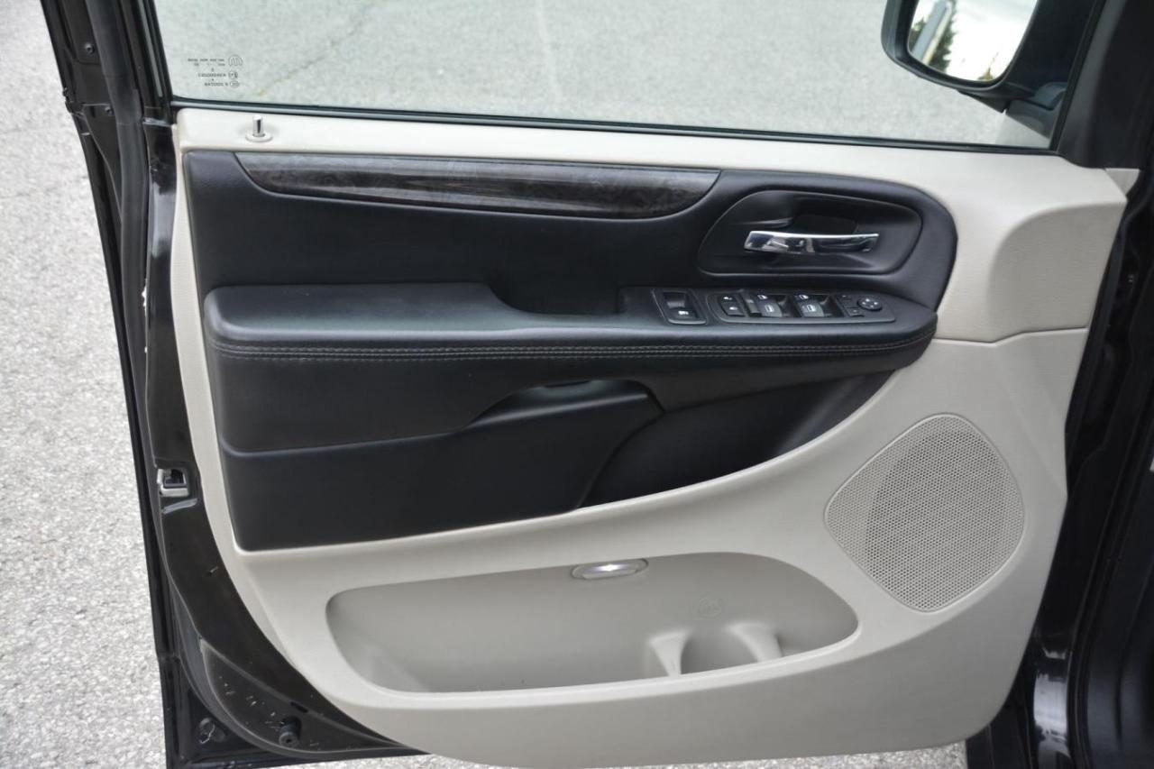 2017 Dodge Grand Caravan GRAND CREW CARAVAN Photo