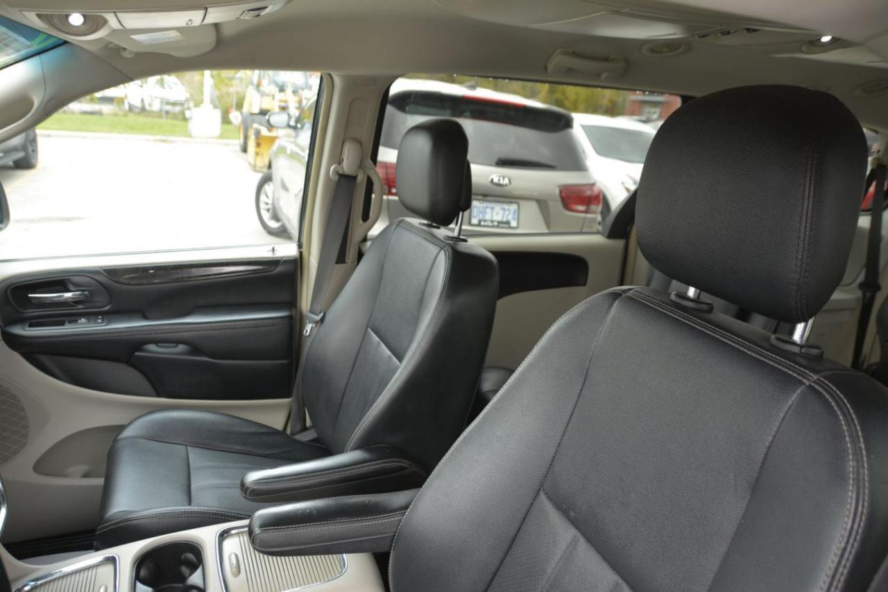 2017 Dodge Grand Caravan GRAND CREW CARAVAN Photo