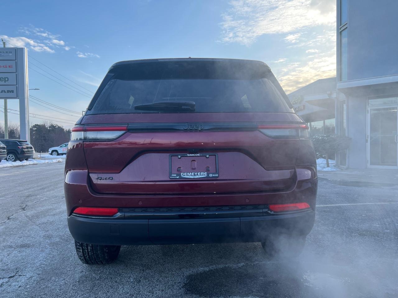 2025 Jeep Grand Cherokee Laredo Photo