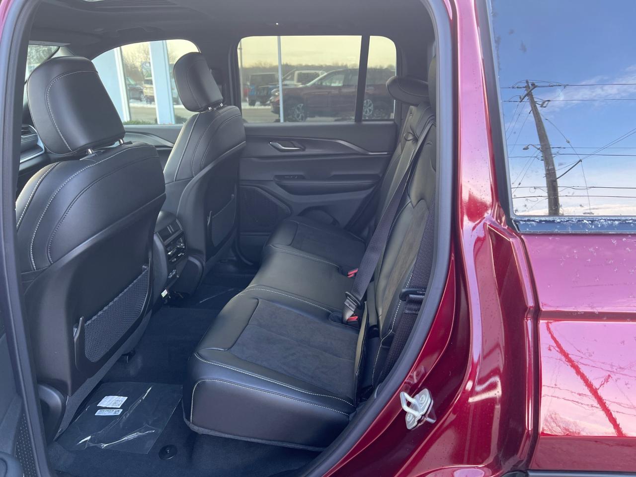 2025 Jeep Grand Cherokee Laredo Photo