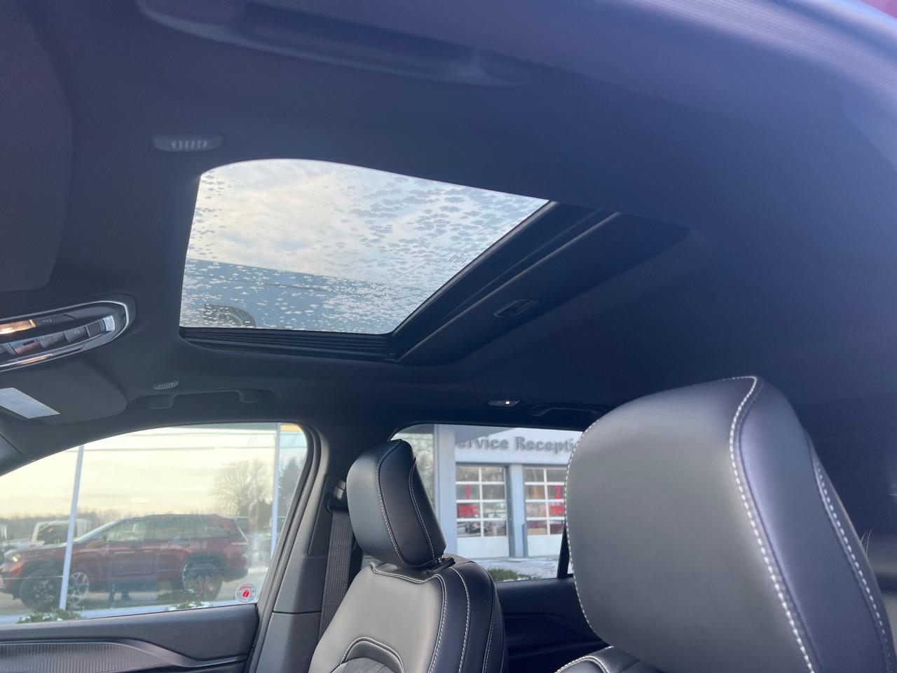 2025 Jeep Grand Cherokee Laredo Photo