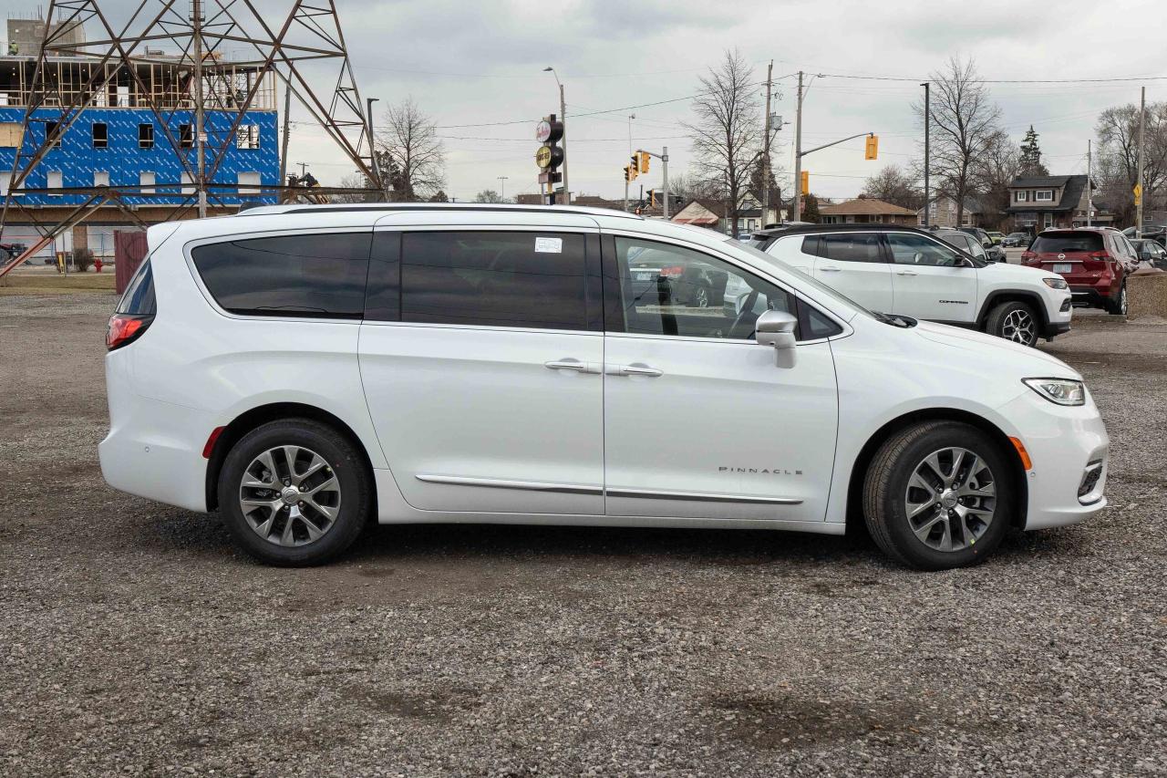 2024 Chrysler Pacifica Hybrid PINNACLE   PHEV   PREMIUM LEATHER SEATS Photo