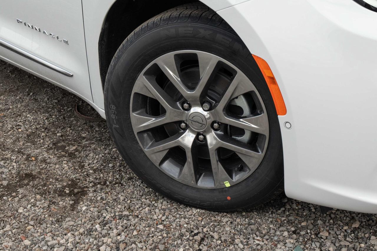 2024 Chrysler Pacifica Hybrid PINNACLE   PHEV   PREMIUM LEATHER SEATS Photo