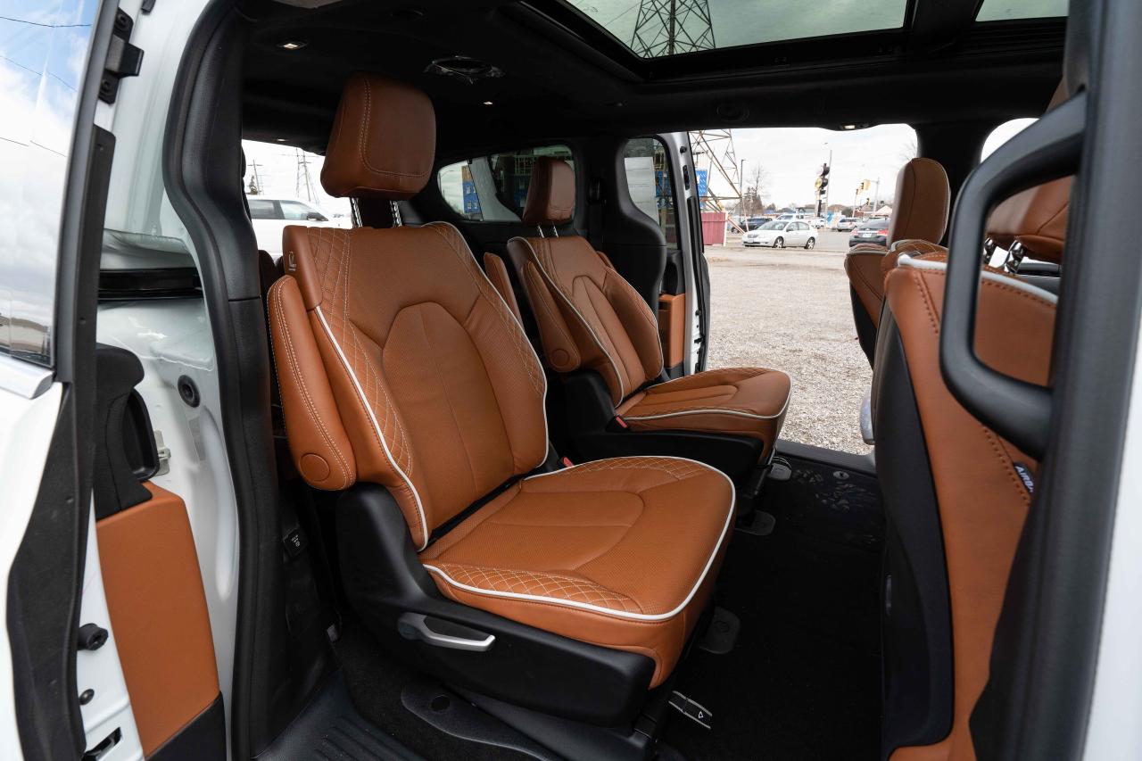 2024 Chrysler Pacifica Hybrid PINNACLE   PHEV   PREMIUM LEATHER SEATS Photo