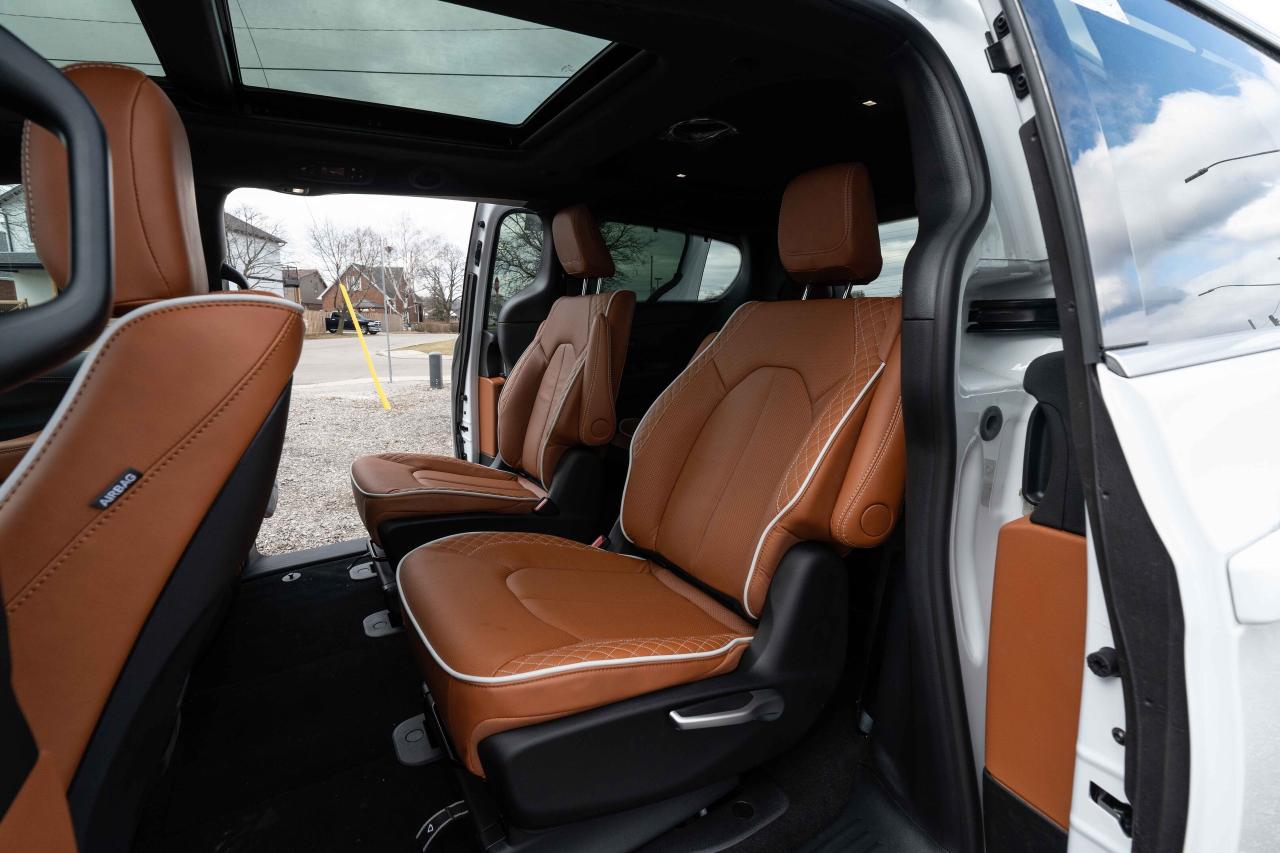 2024 Chrysler Pacifica Hybrid PINNACLE   PHEV   PREMIUM LEATHER SEATS Photo