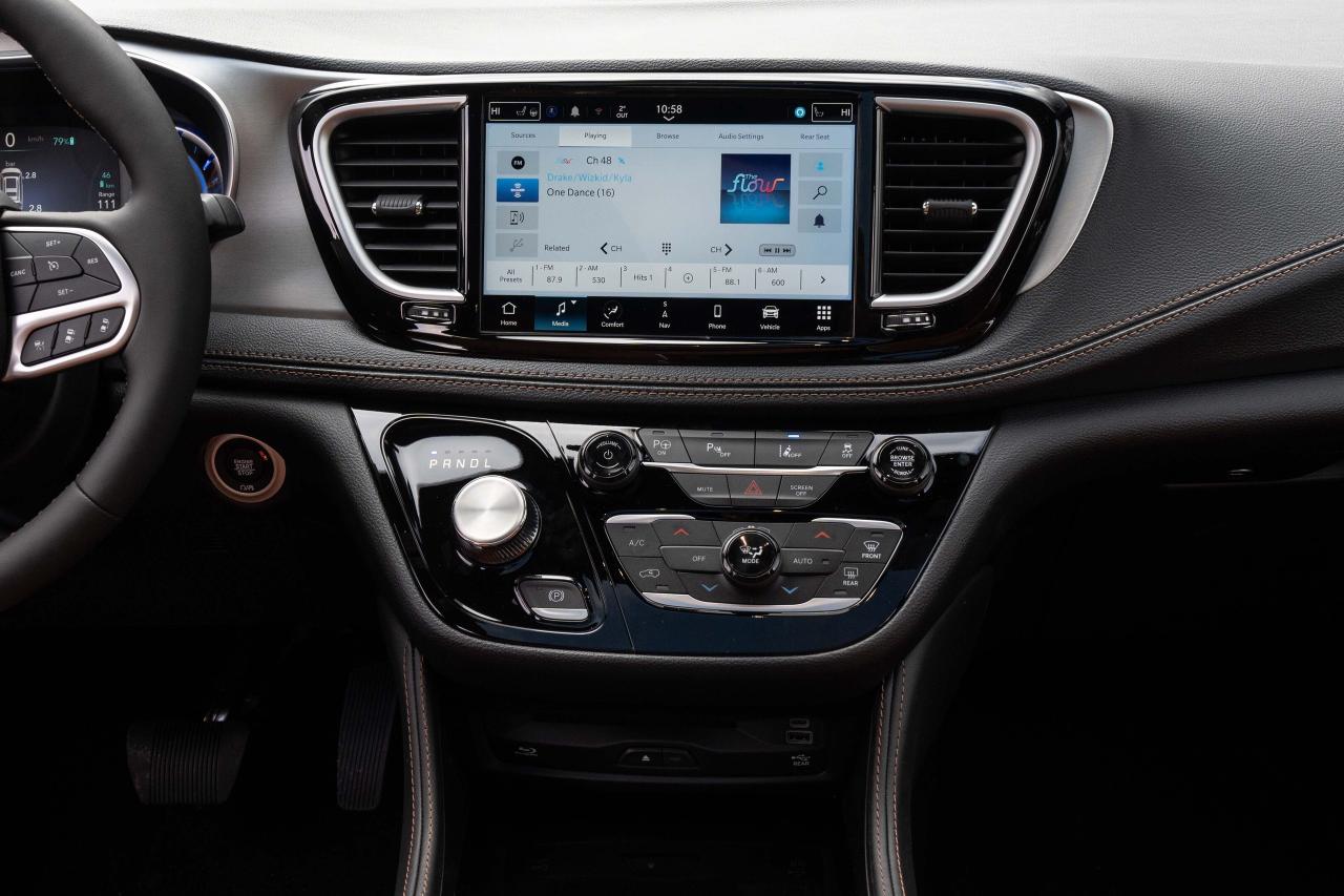 2024 Chrysler Pacifica Hybrid PINNACLE   PHEV   PREMIUM LEATHER SEATS Photo