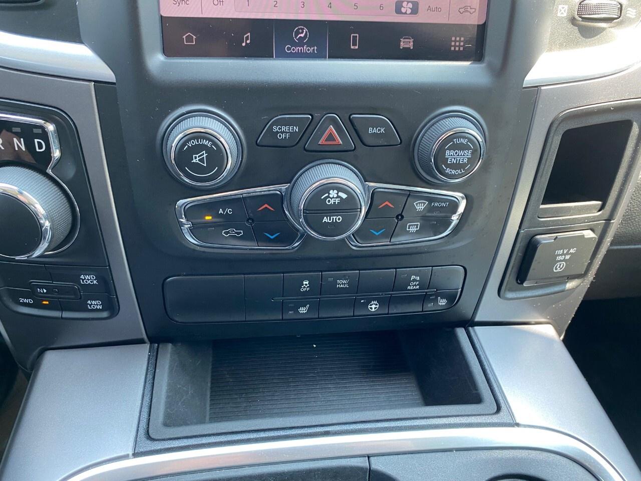 2022 RAM 1500 Classic SLT 4x4 Crew Cab 5'7 Box Photo