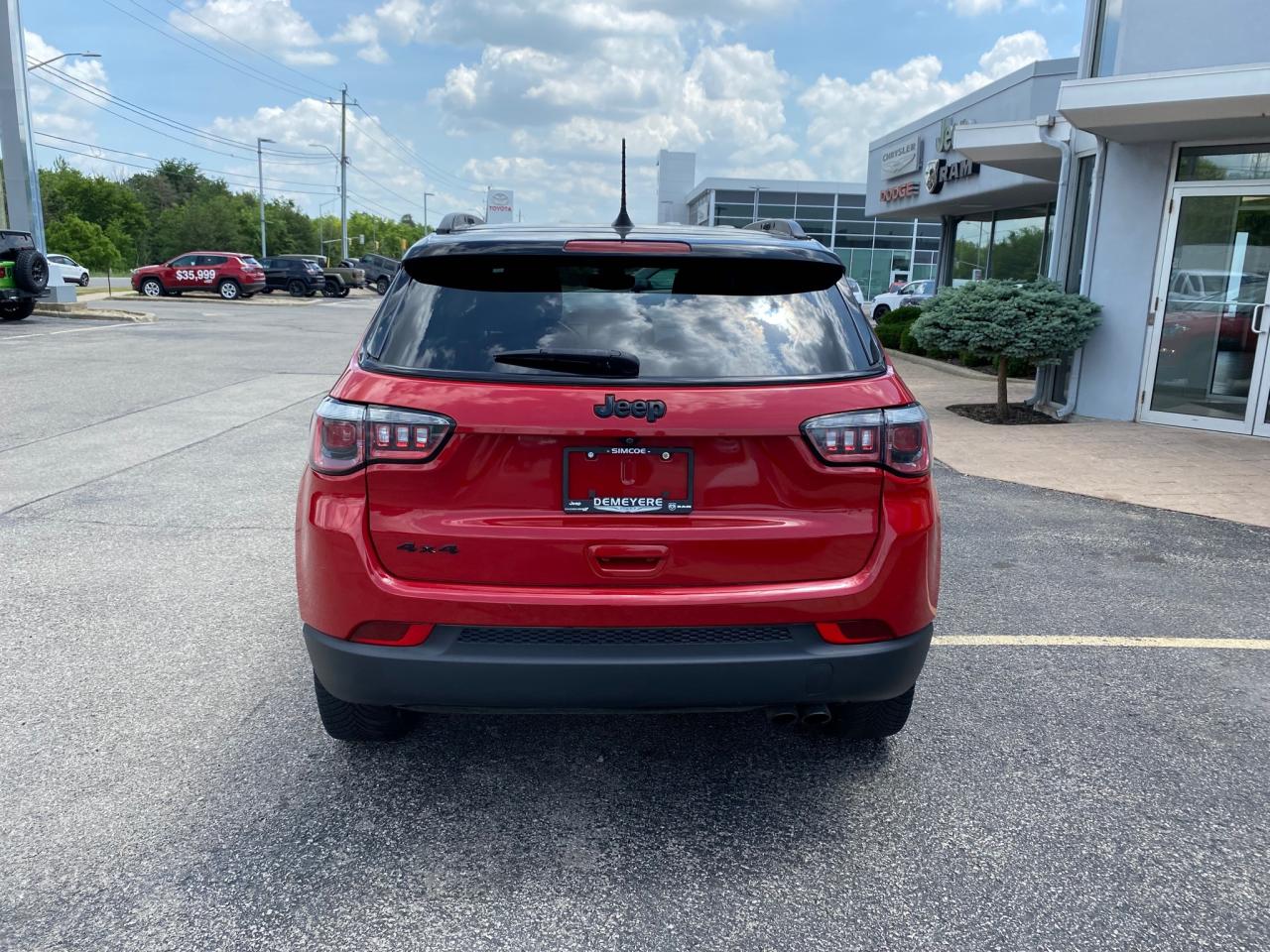 2019 Jeep Compass NORTH Photo3