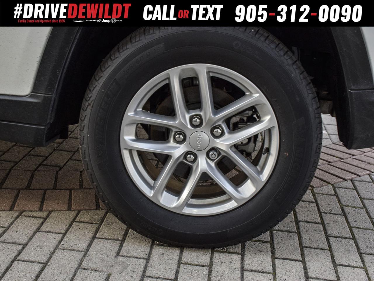 2024 Jeep Grand Cherokee LAREDO   POWER SUNROOF   LOW KM! Photo