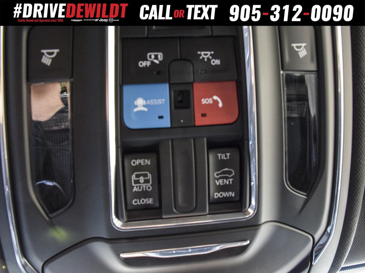 2024 Jeep Grand Cherokee LAREDO   POWER SUNROOF   LOW KM! Photo