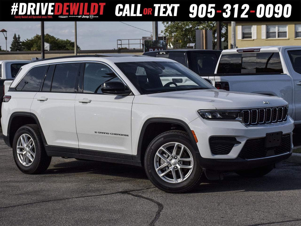 2024 Jeep Grand Cherokee LAREDO   POWER SUNROOF   LOW KM! Photo