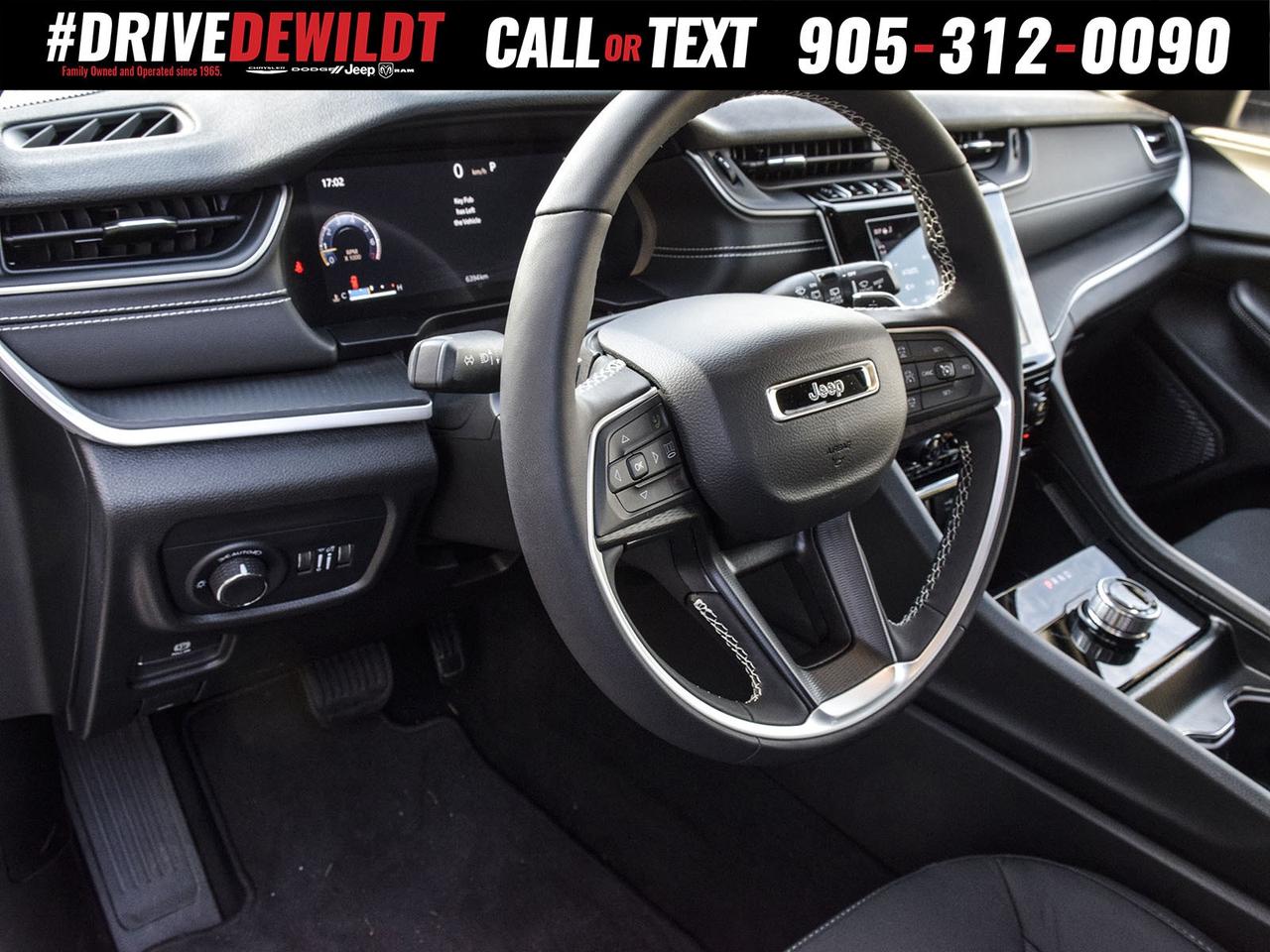 2024 Jeep Grand Cherokee LAREDO   POWER SUNROOF   LOW KM! Photo