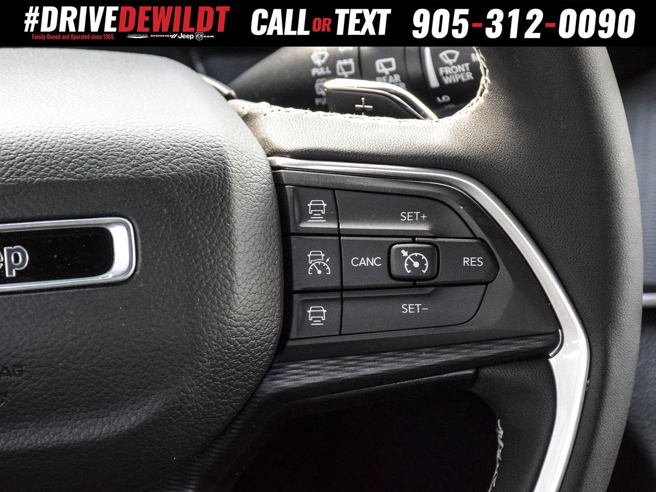 2024 Jeep Grand Cherokee LAREDO   POWER SUNROOF   LOW KM! Photo