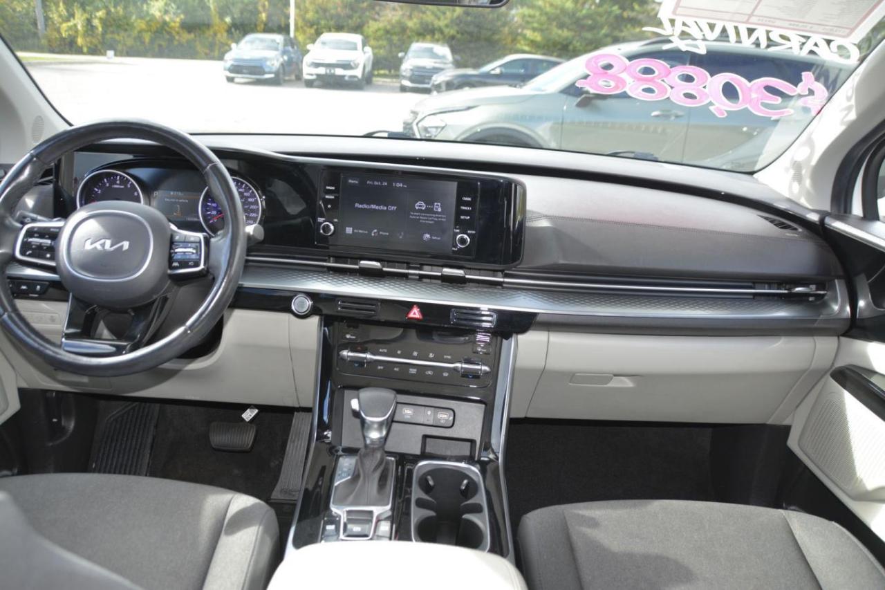 2022 Kia Carnival CARNIVAL LX Photo