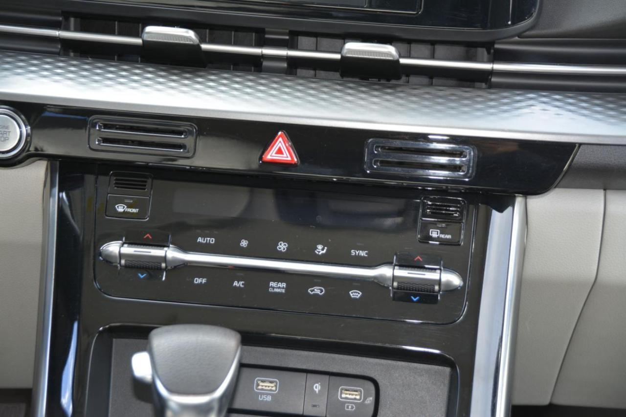 2022 Kia Carnival CARNIVAL LX Photo